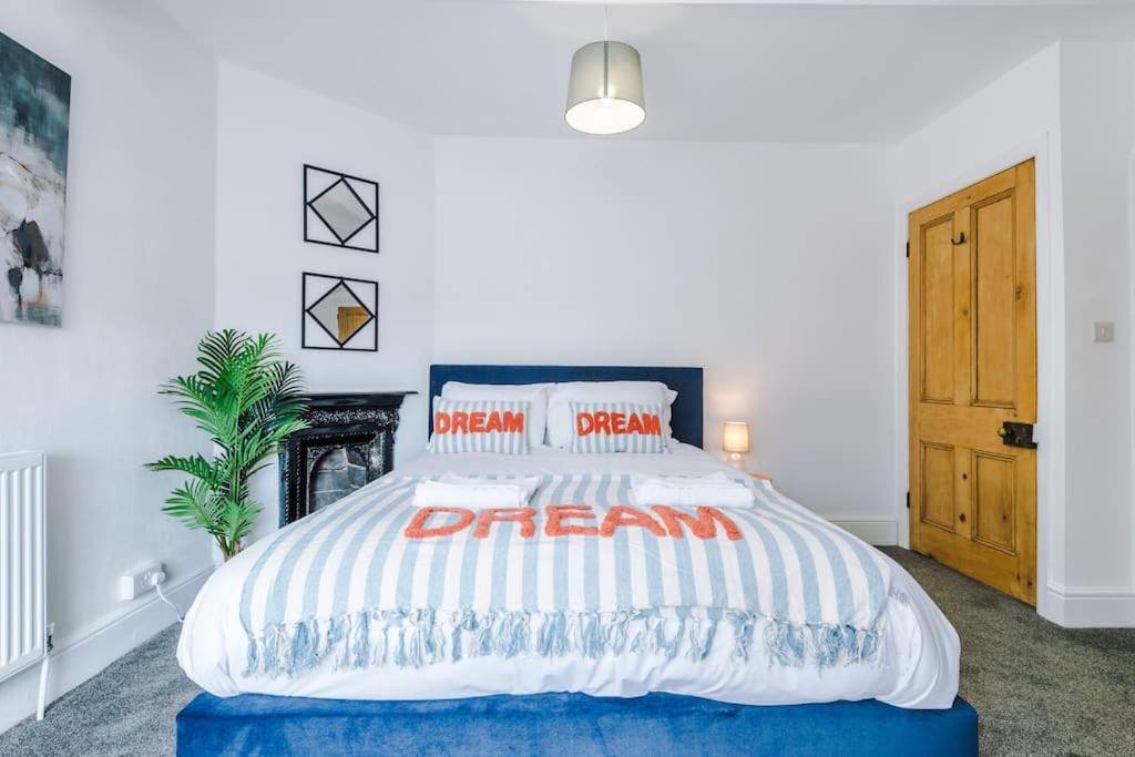 2-Bed Victorian Oasis in Chester - B&B