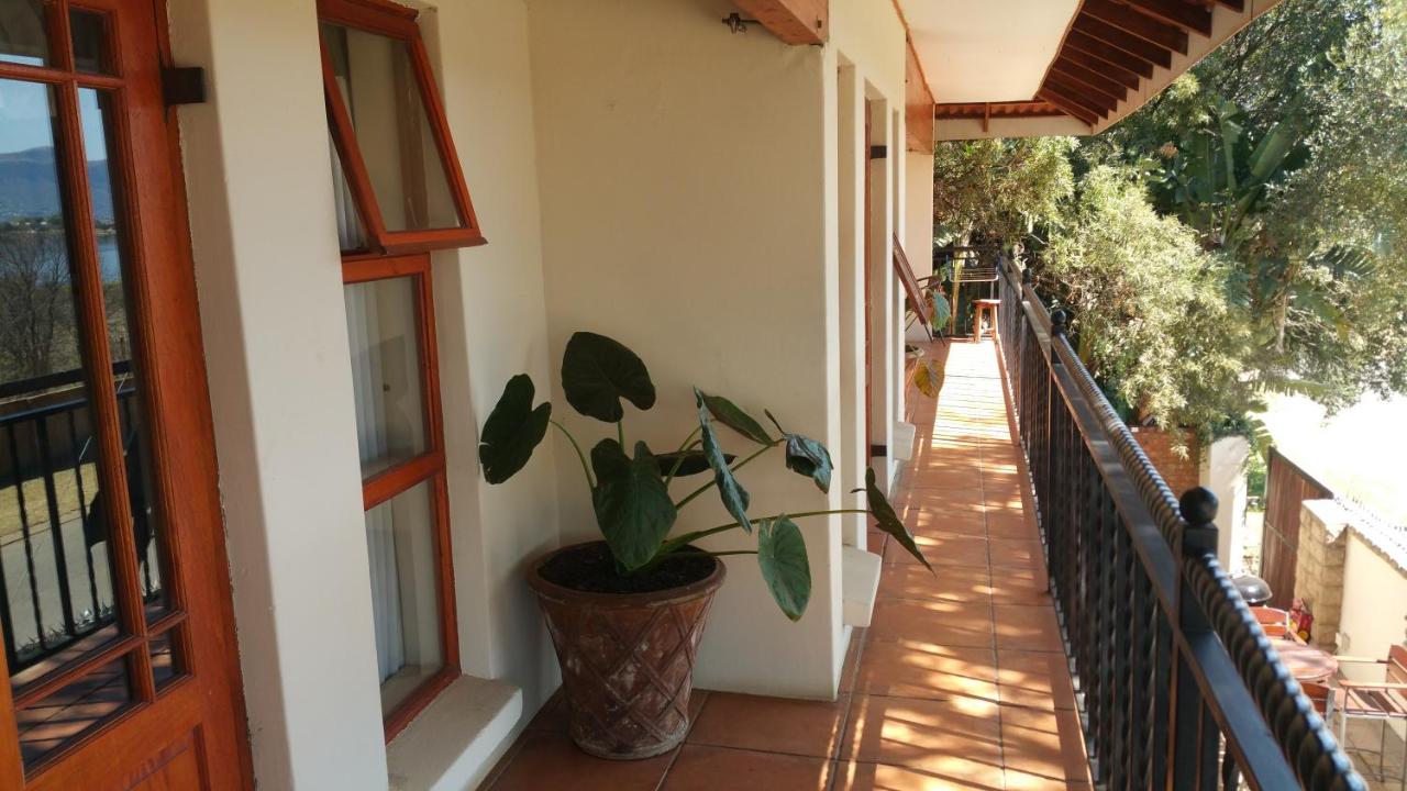 Harties Lodge - Meerhof Bay View 7 Family Room - B&B