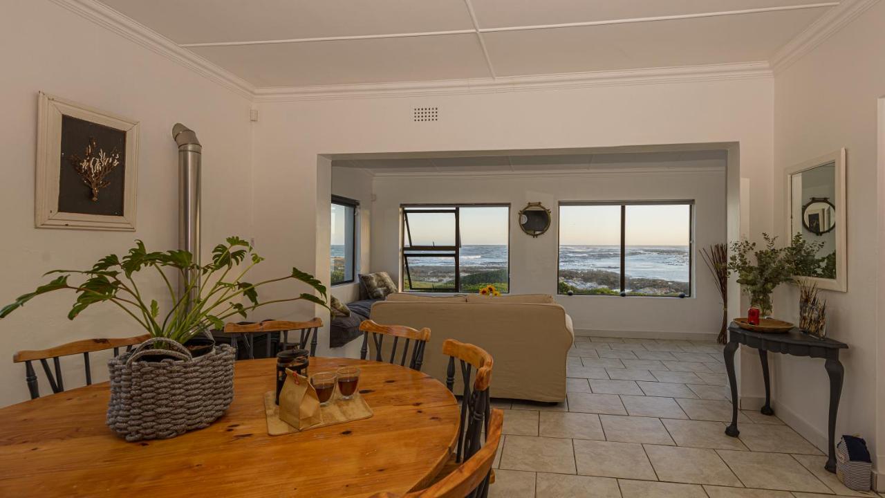 B&B Gansbaai - Lapaside Self Catering Near Gansbaai - Bed and Breakfast Gansbaai