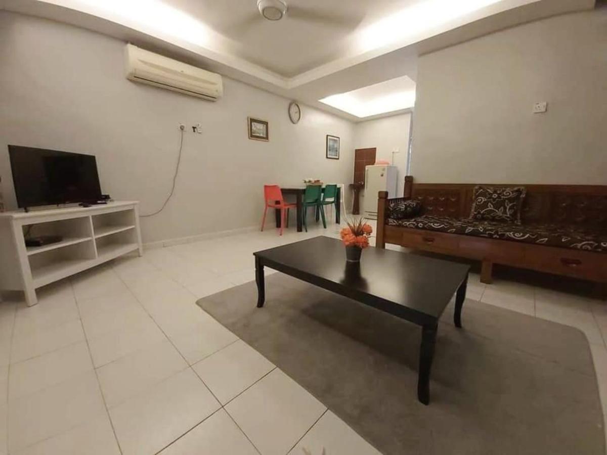 Juwita Homestay Bukit Katil - Free Unifi and 15 Minutes To Town - B&B Malacca