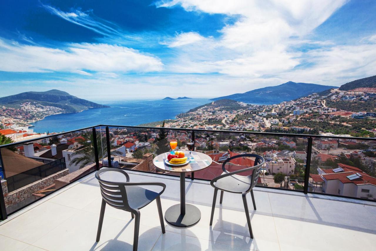 LUX VILLA WITH SEAVİEW AND JACUZZI - B&B
