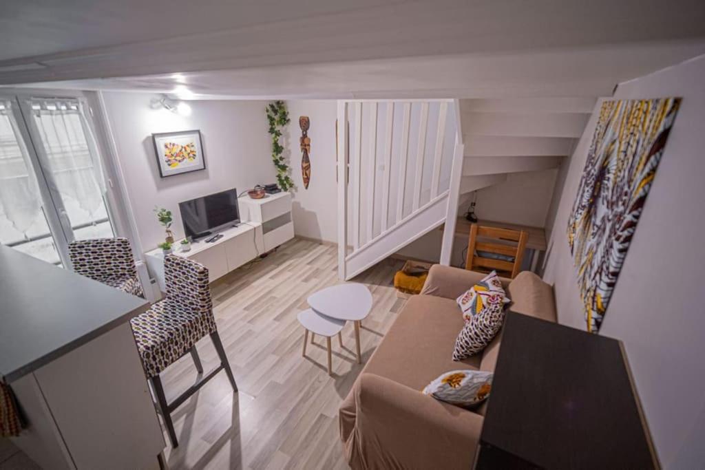 Charmant DUPLEX - centre de Fontainebleau - B&B