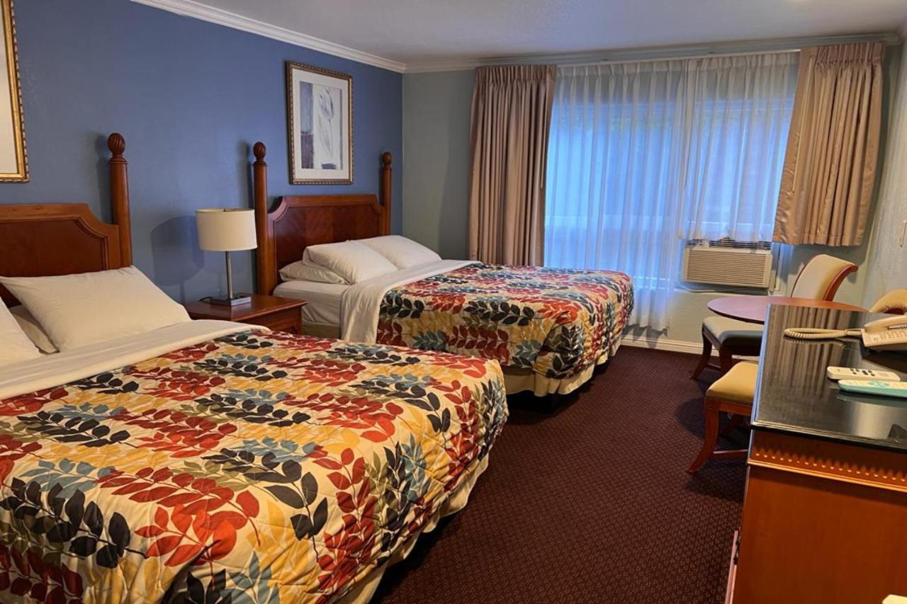 2 Queen Bed