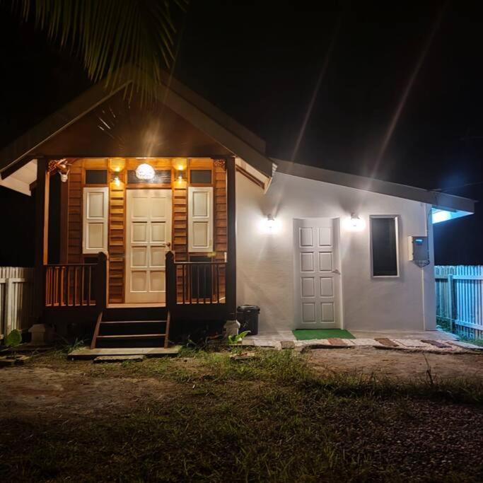 B&B Selekoh - Kampung Cottage Bagan Datuk - Bed and Breakfast Selekoh