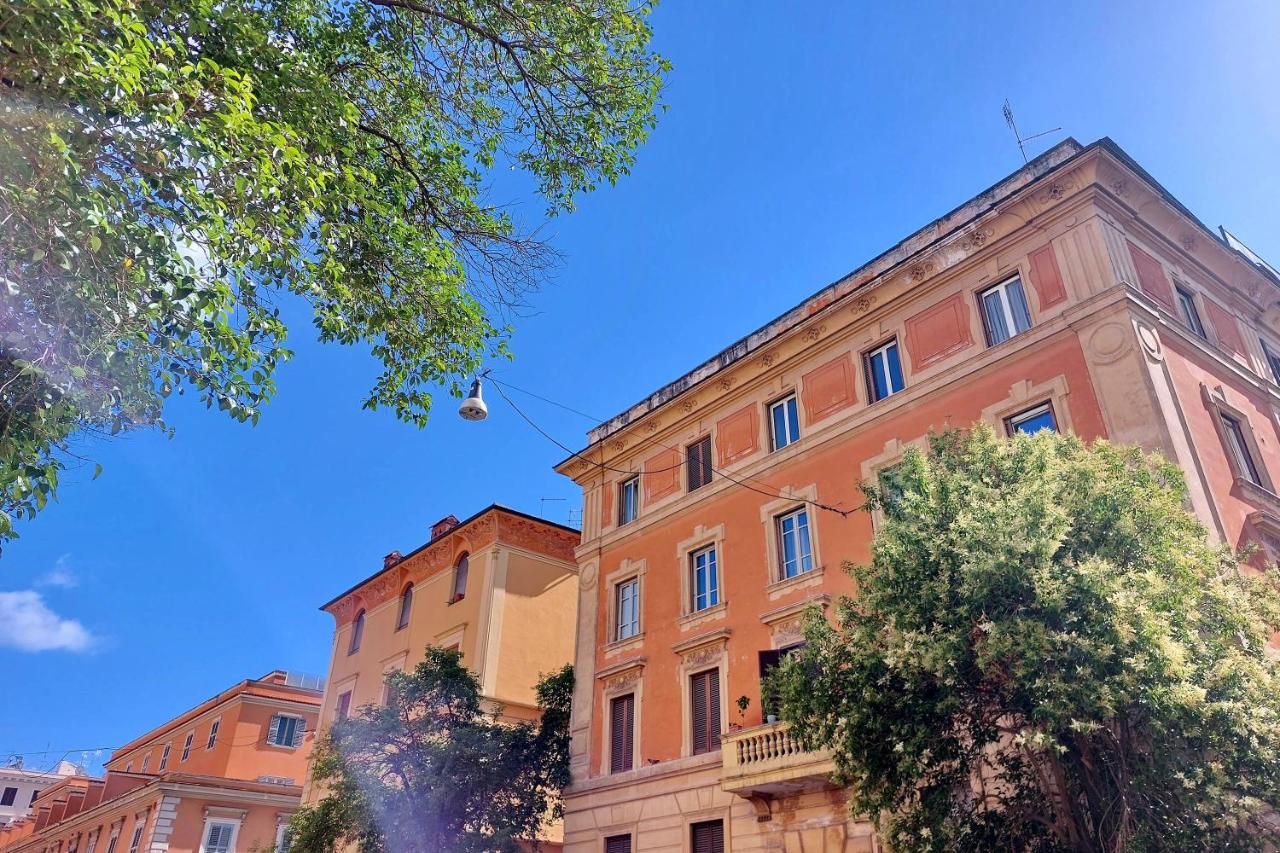 LUXURY APARTMENT VATICANO-S'PETER BASILICA - NETFLIX Wifi - AirCond - B&B