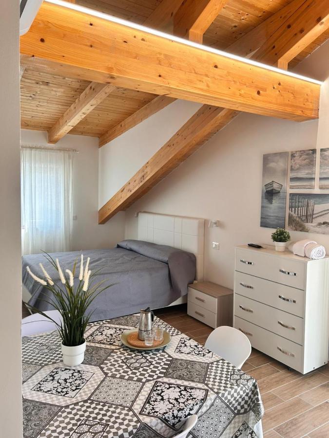 Deluxe Room (2 Adults + 1 Child)