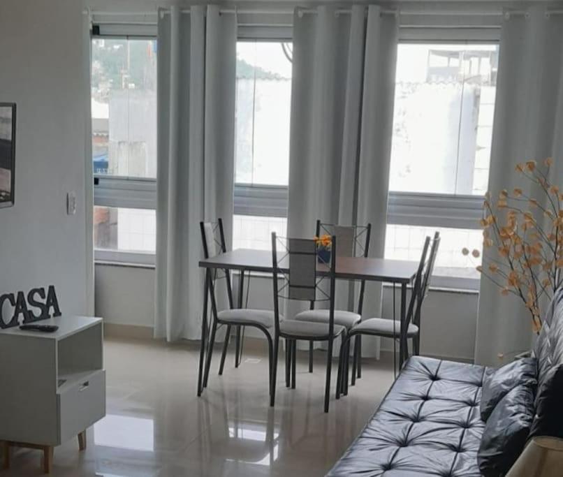 LOFT DUPLEX ENCANTADOR com estacionamento incluído - Chambres d'hôtes Arraial do Cabo