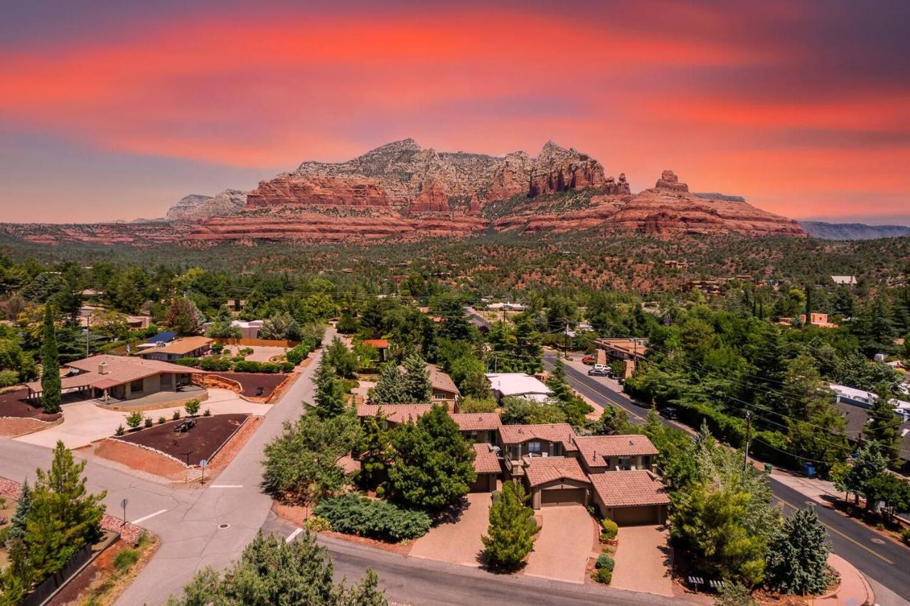 B&B Sedona - Uptown Sedona Gem: 3-Bed Townhome with Majestic Views and Central Location - Bed and Breakfast Sedona