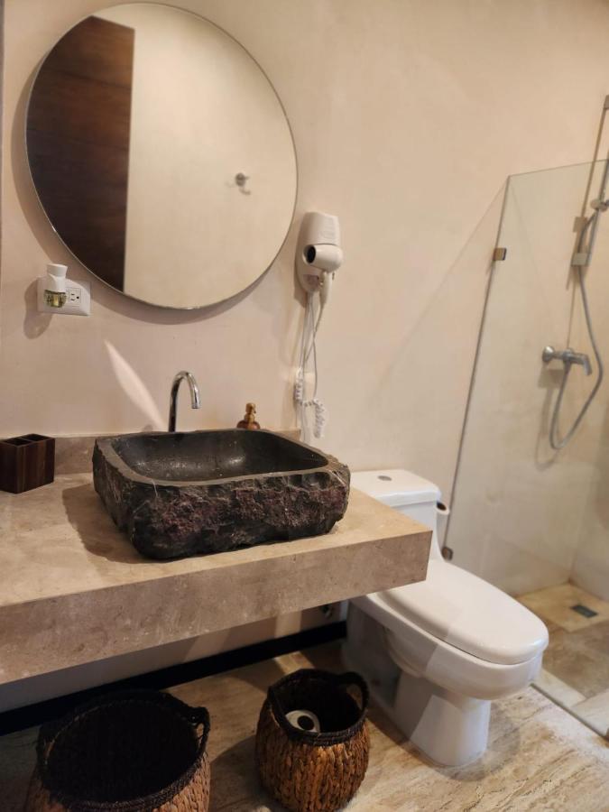 Deluxe Queen Suite