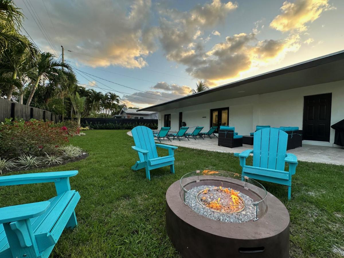 B&B Fort Lauderdale - The Sun House - 3 Bed, 2 Bath, Private Pool, Fire Pit, Huge Backyard - Bed and Breakfast Fort Lauderdale
