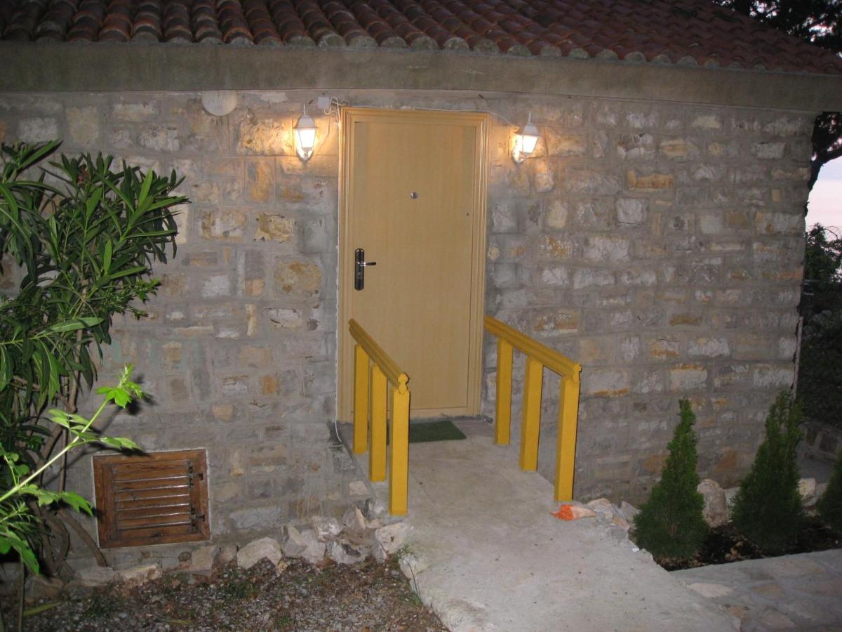 Apartments Perazica Do - B&B Sveti Stefan