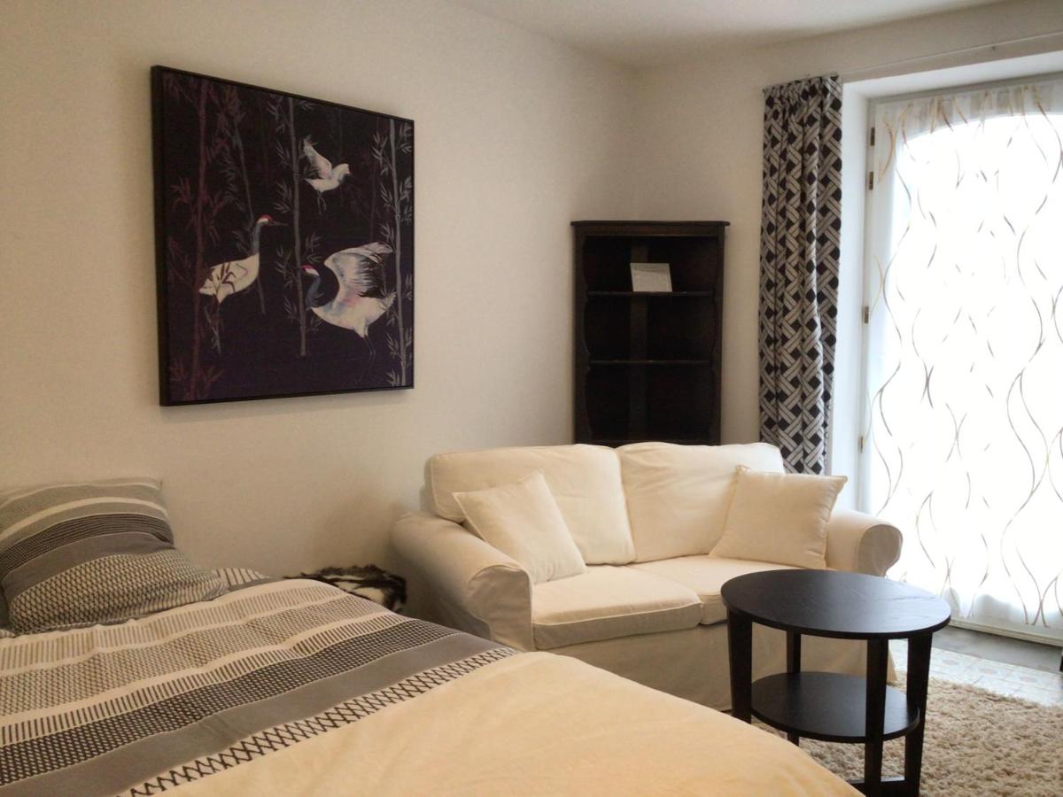 Black and white - B&B