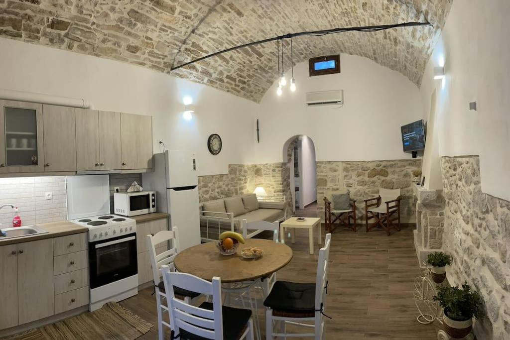 Medieval Country House in Mastichochoria - Chambres d’hôtes Kalamotí