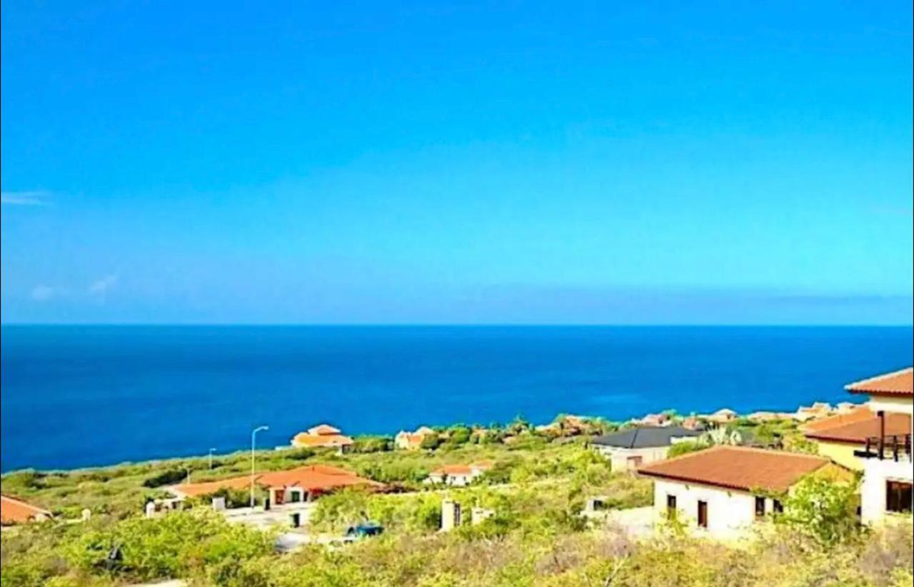 VillaDelSol-Ocean Front Resort-Pool-up to 8 Guests-Walk to the Beach - B&B Dorp Sint Willebrordus