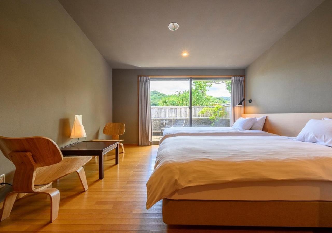 Twin Room with Private External Bathroom