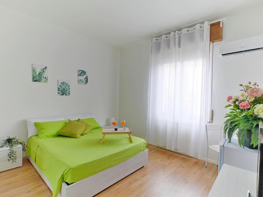 [RHO FIERA] Apartment near the Metro - Chambres d’hôtes Pero