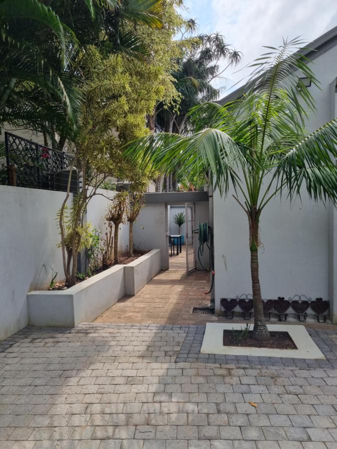 7 on Cecilia - Private Studio Apartment with Solar Power - B&B