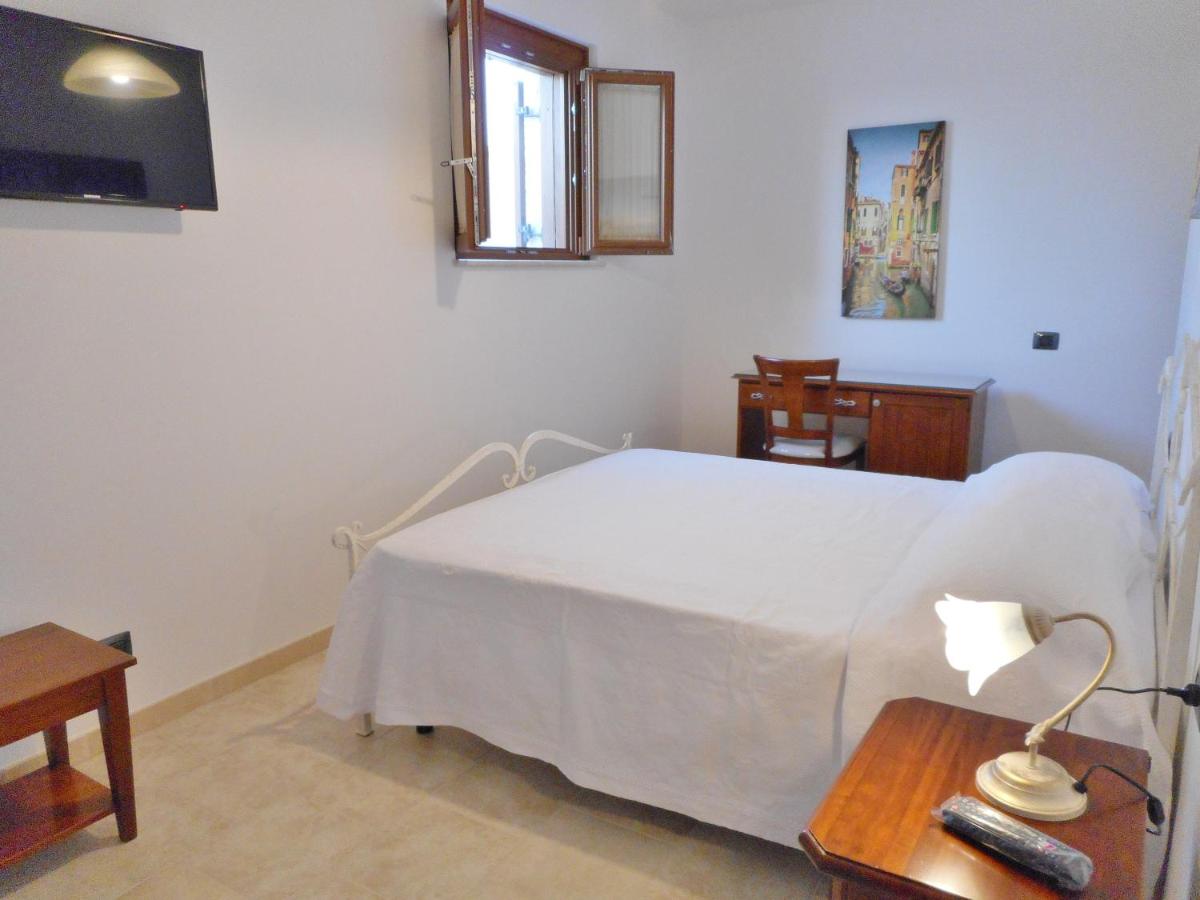 Triple Room with Terrace and Sea View
