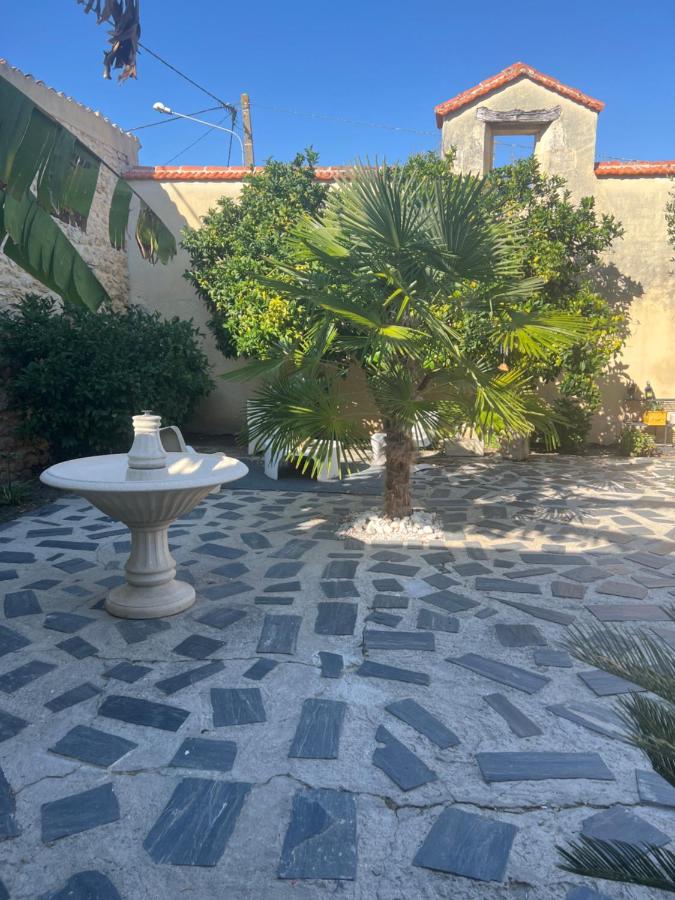 Le patio du port - B&B Saint-Christoly-Médoc
