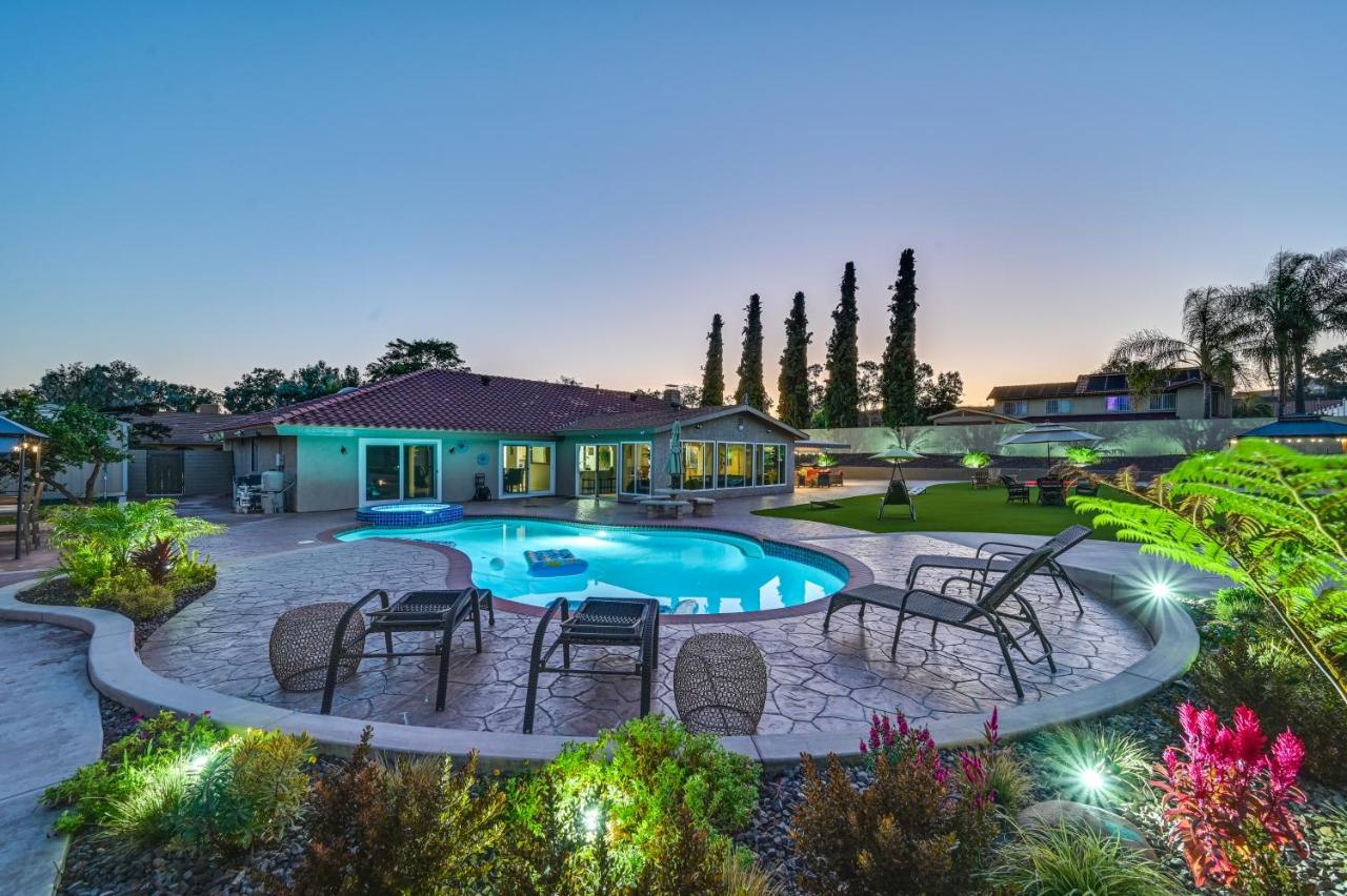 Luxe Family Home in Bonita with Private Pool and Spa! - B&B