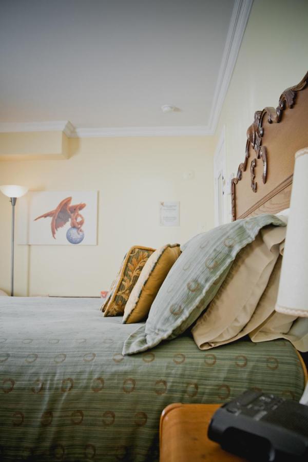 Standard Zimmer mit 1 Queensize-Bett mit Gemeinschaftsbad