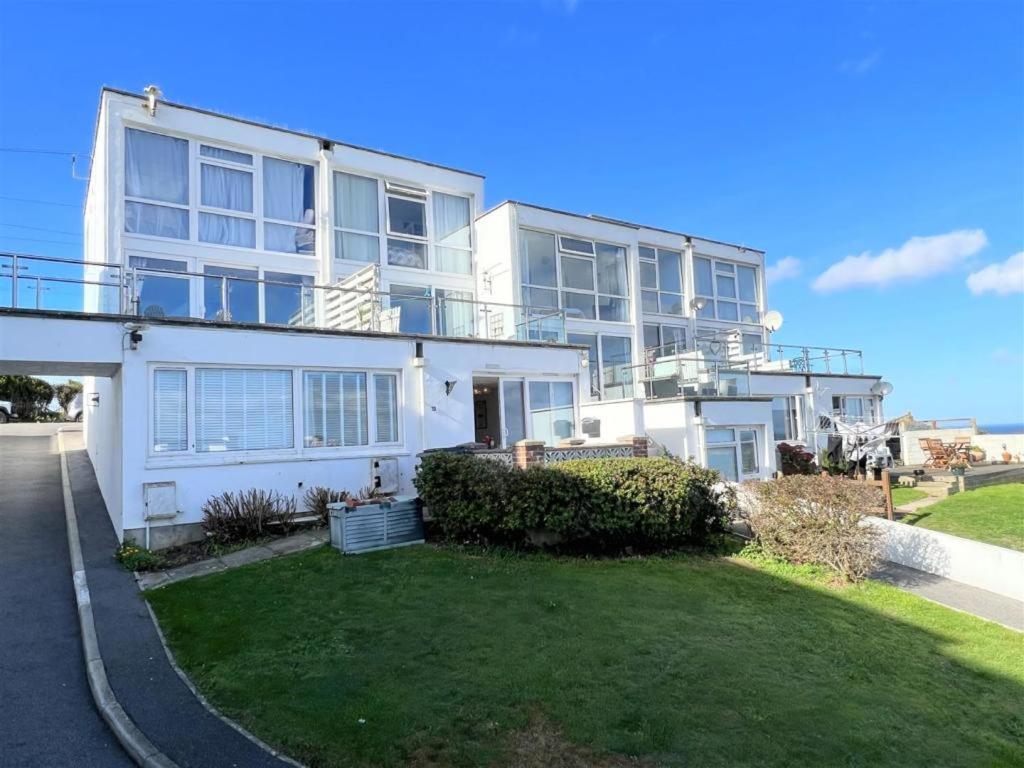 Newquay Fistral Beach View with pool - B&B