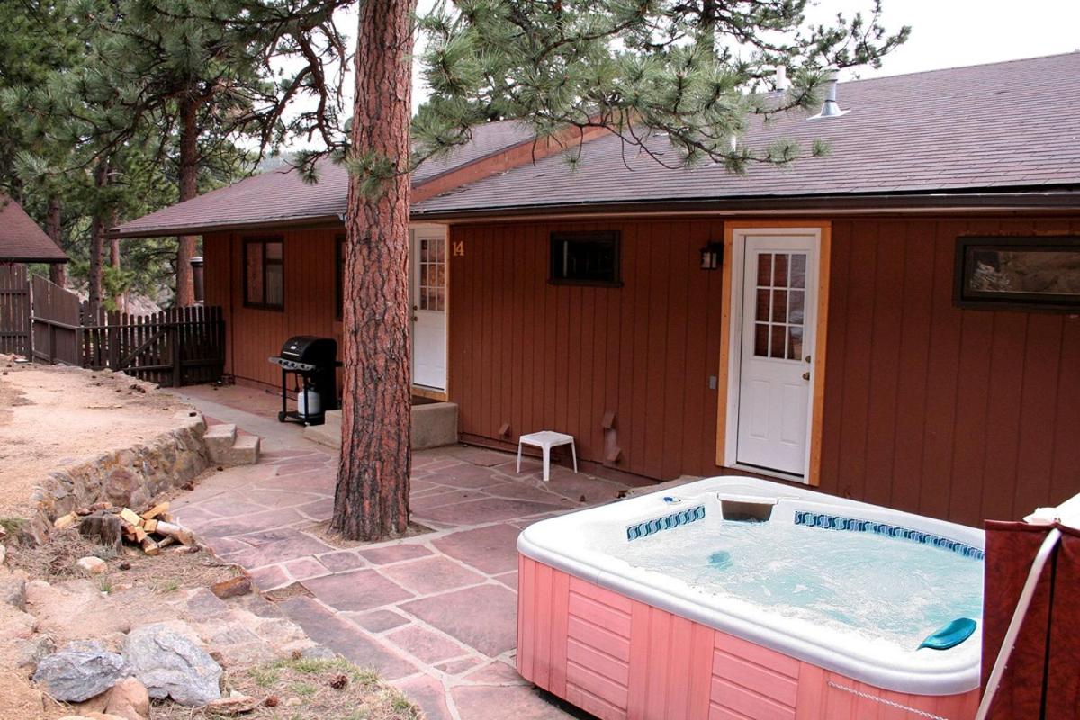 Timber Creek Chalets- 14 chalet - B&B