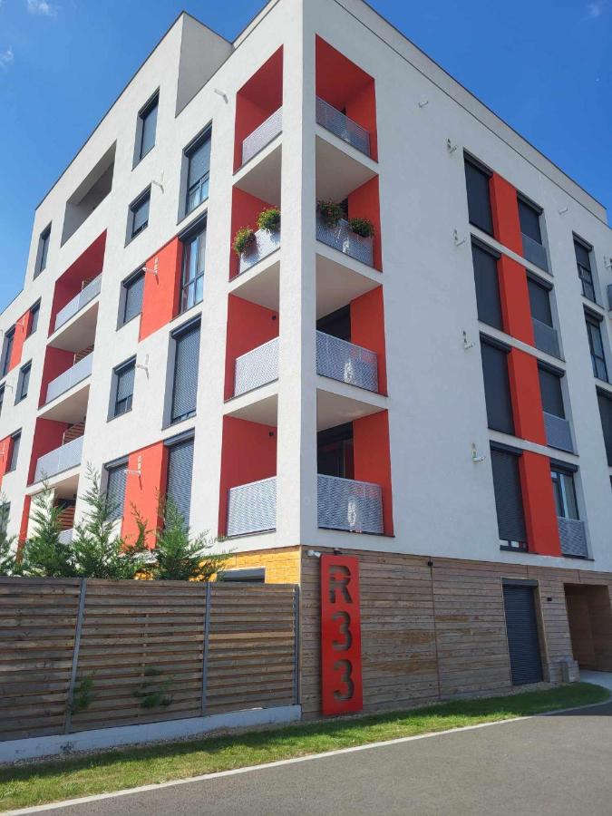 Sika Garden Apartment - B&B Arad