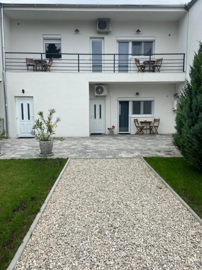 Apartamento con vistas al jardín