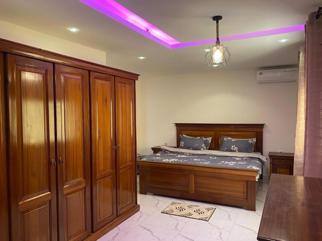 Villa OMARI Situé à Saly Portudal Villa 2 Chambres bien équipés proche de tout - B&B