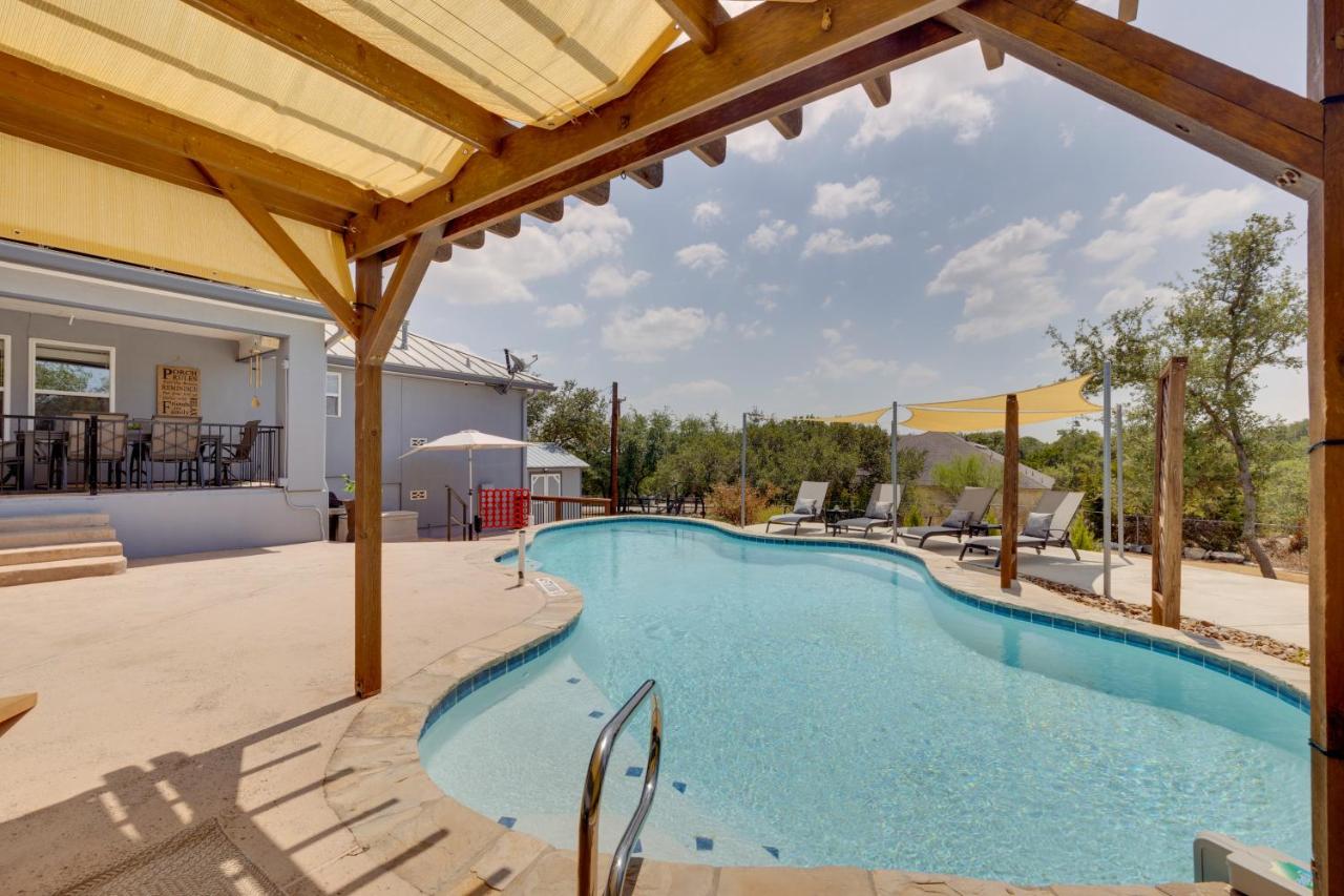 B&B San Antonio - 1-Story Hill Country Home Near Fiesta with Pool! - Bed and Breakfast San Antonio