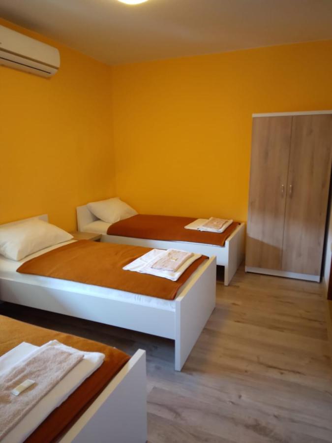 Triple Room with Balcony and Garden View