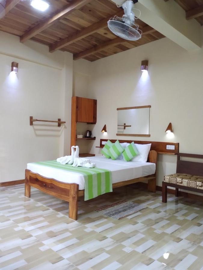 Deluxe Double Room (2 Adults + 1 Child)