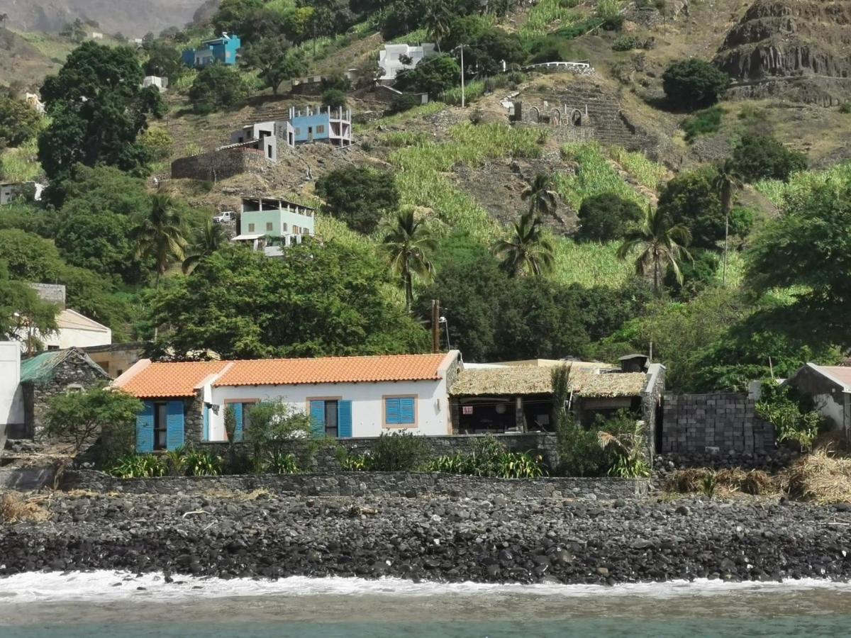 Casa Praia Tarrafal de Monte Trigo - B&B