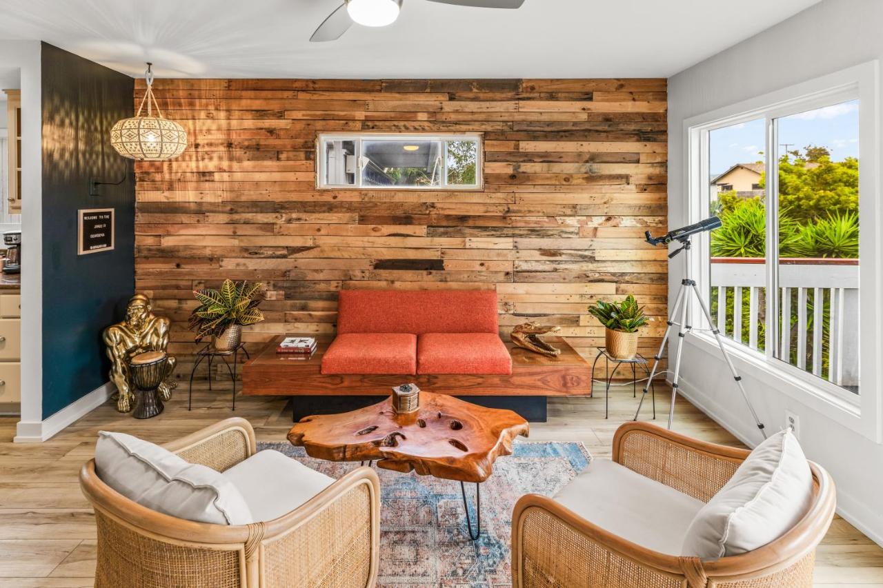 Mile to Beach! Private, Family & Pet Friendly Oasis! Pool Table & Hot tub! - B&B Oceanside