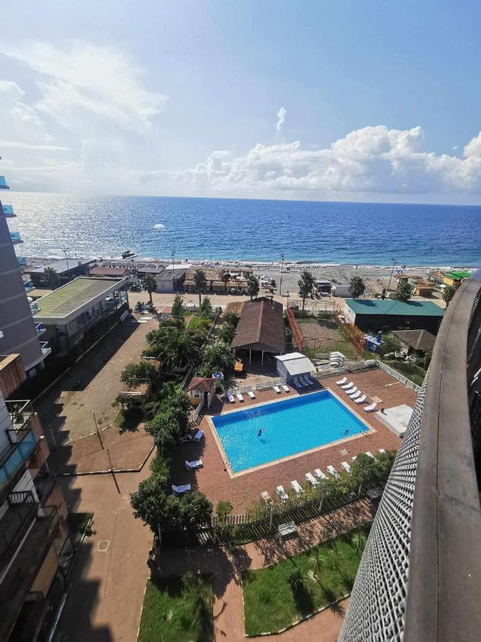 Super Lux Apartment BATUMI-GONIO Mgzavrebi 65m2 - Bed and Breakfast Gonio