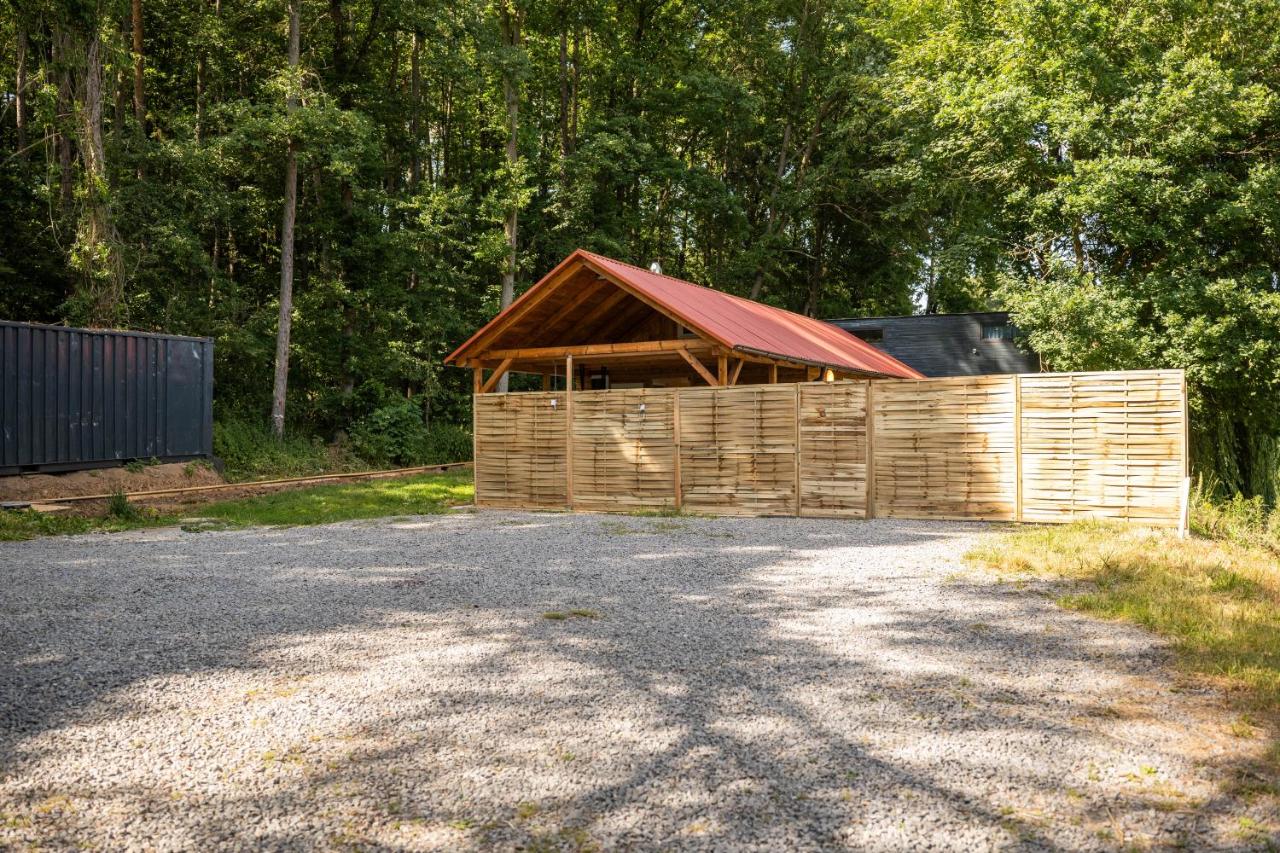 Magic new cozy tiny house at private lake - B&B Řehenice
