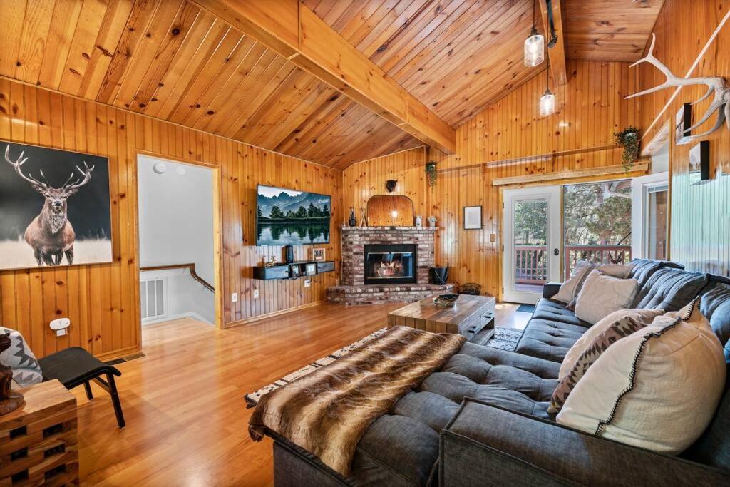 B&B Big Bear Lake - Cozy Cabin perfect for 2 Families - Bed and Breakfast Big Bear Lake