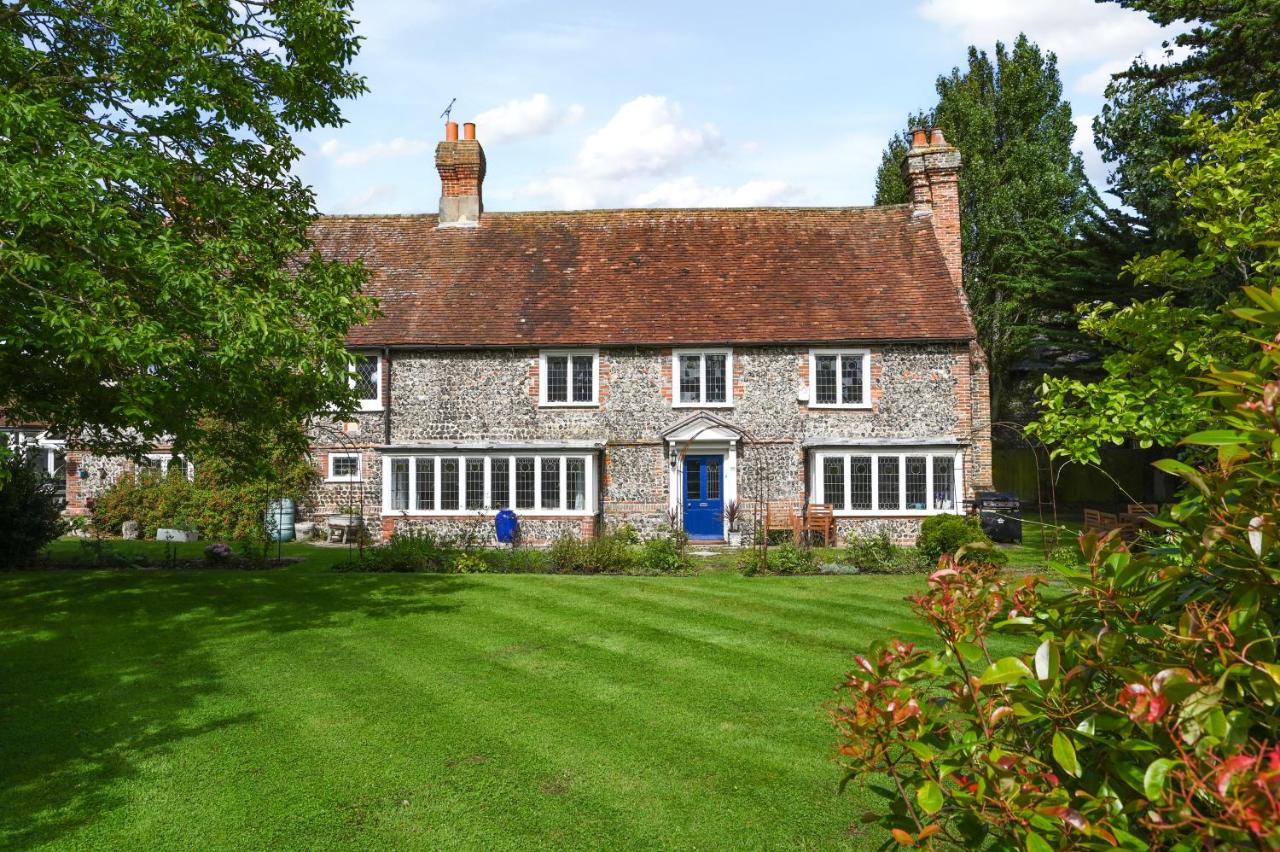 Walnut Tree House - B&B