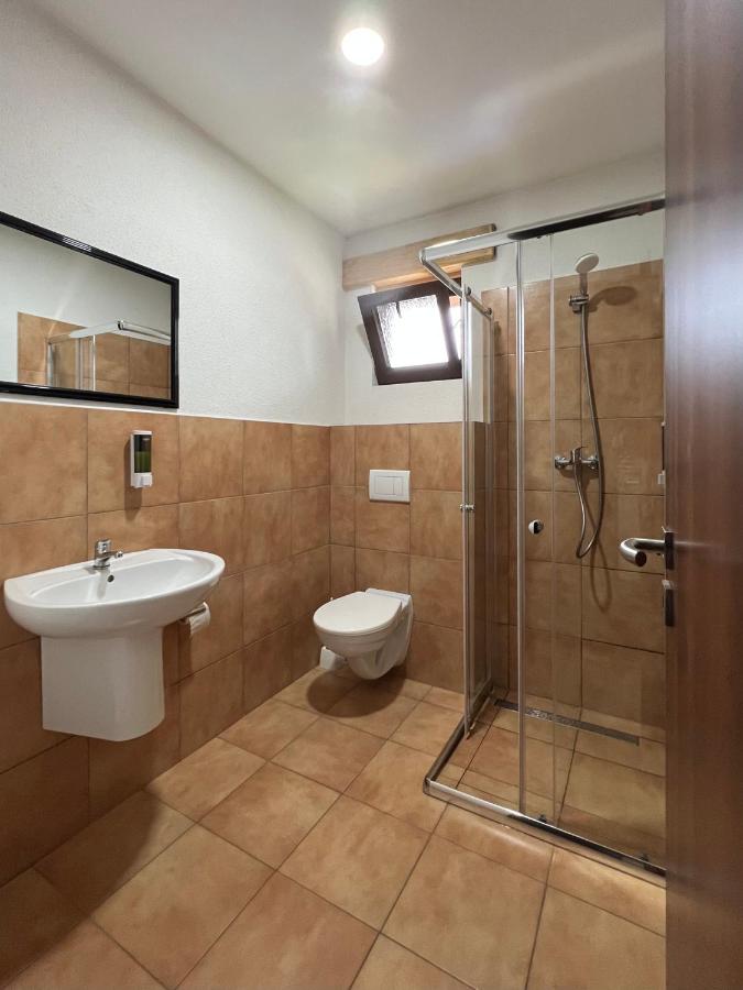 Triple Room with Shower