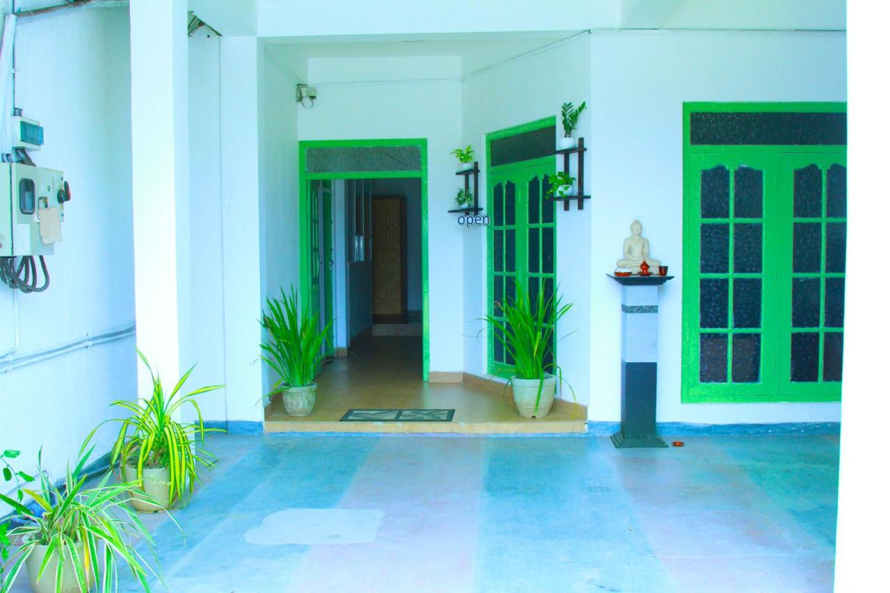 The Garnet Mirissa - B&B