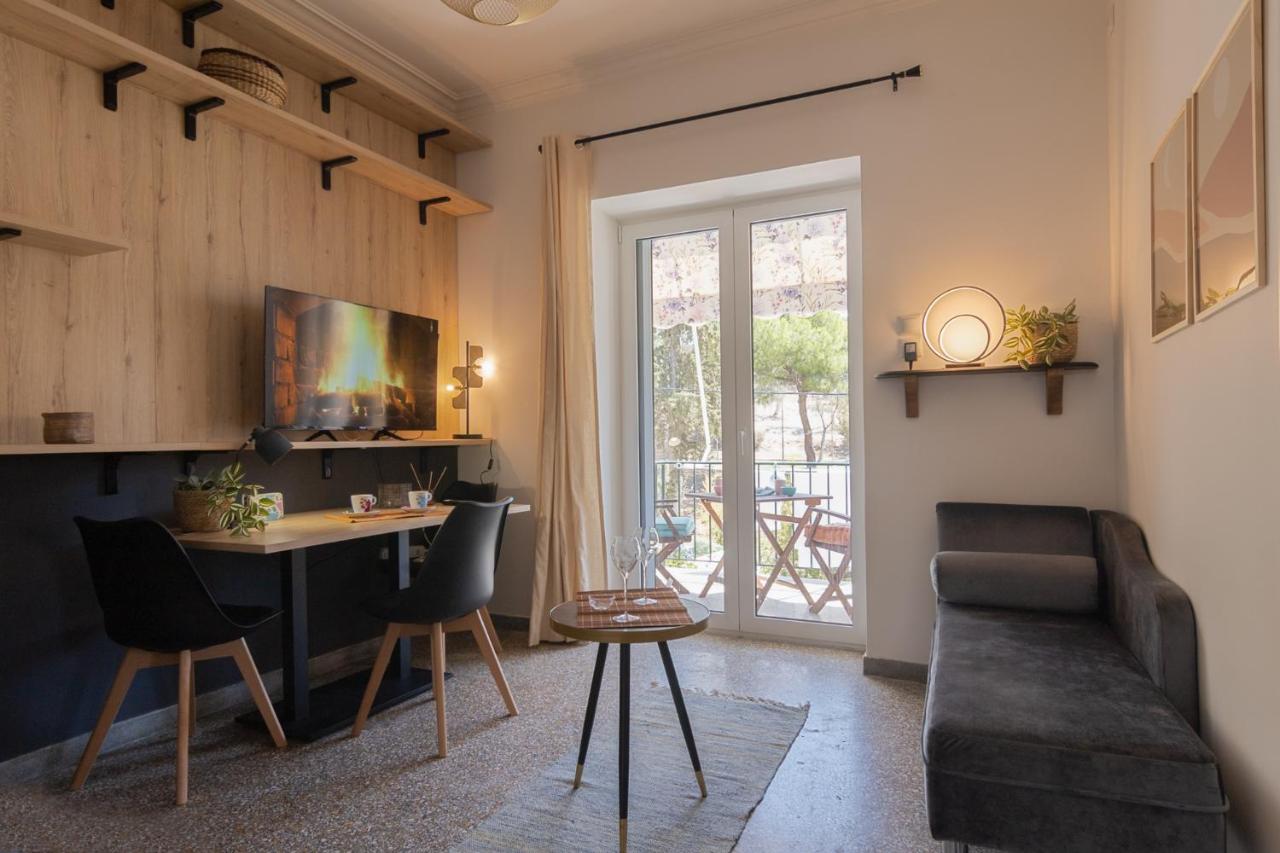 Vivid Stays Petralona - Ferienwohnung Athen