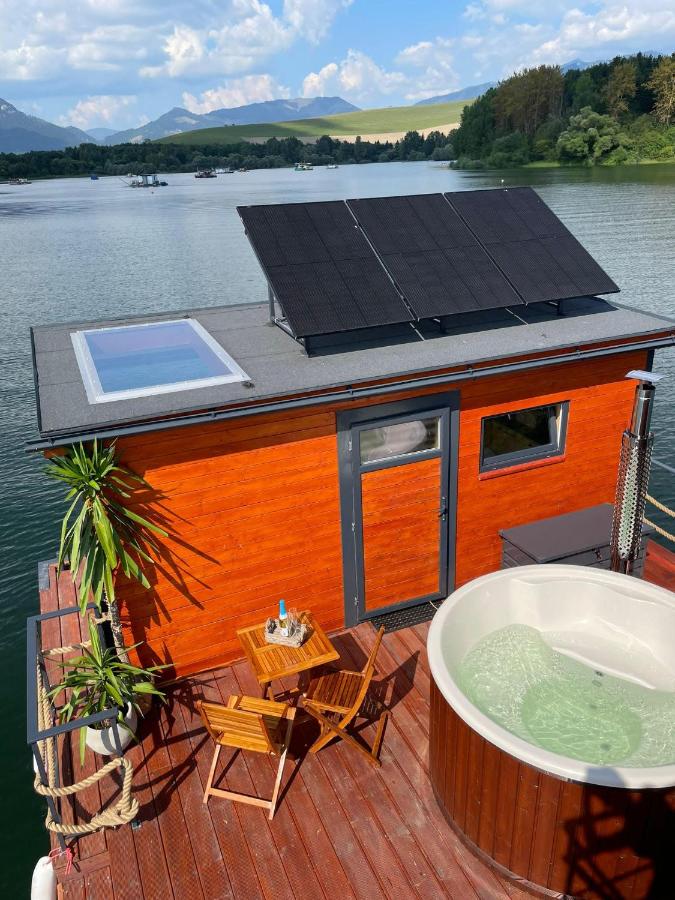AQUACHILL houseboat & wellness - B&B