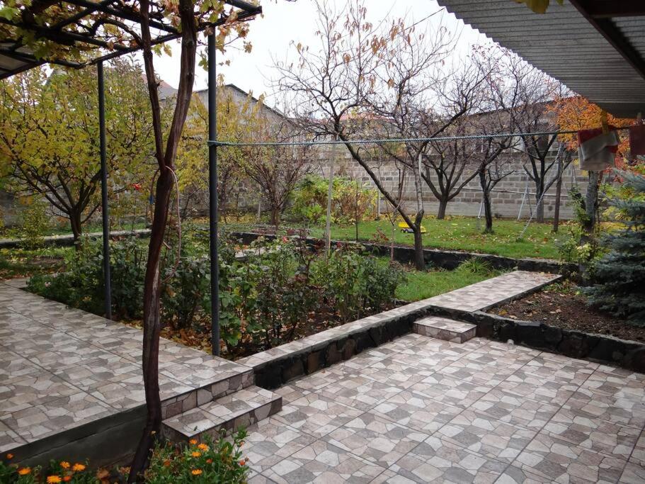 B27: Studio+BDR w/big Garden away from city heat! - Bed and Breakfast Jerevan