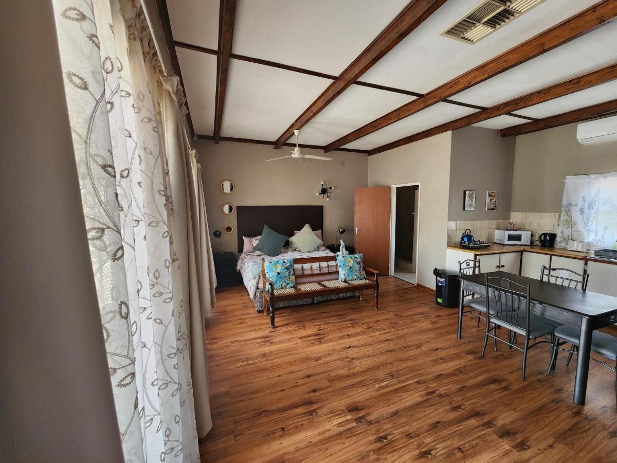 Business King Room