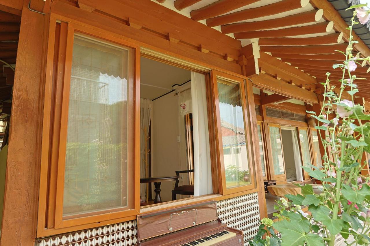 Studio with Garden View