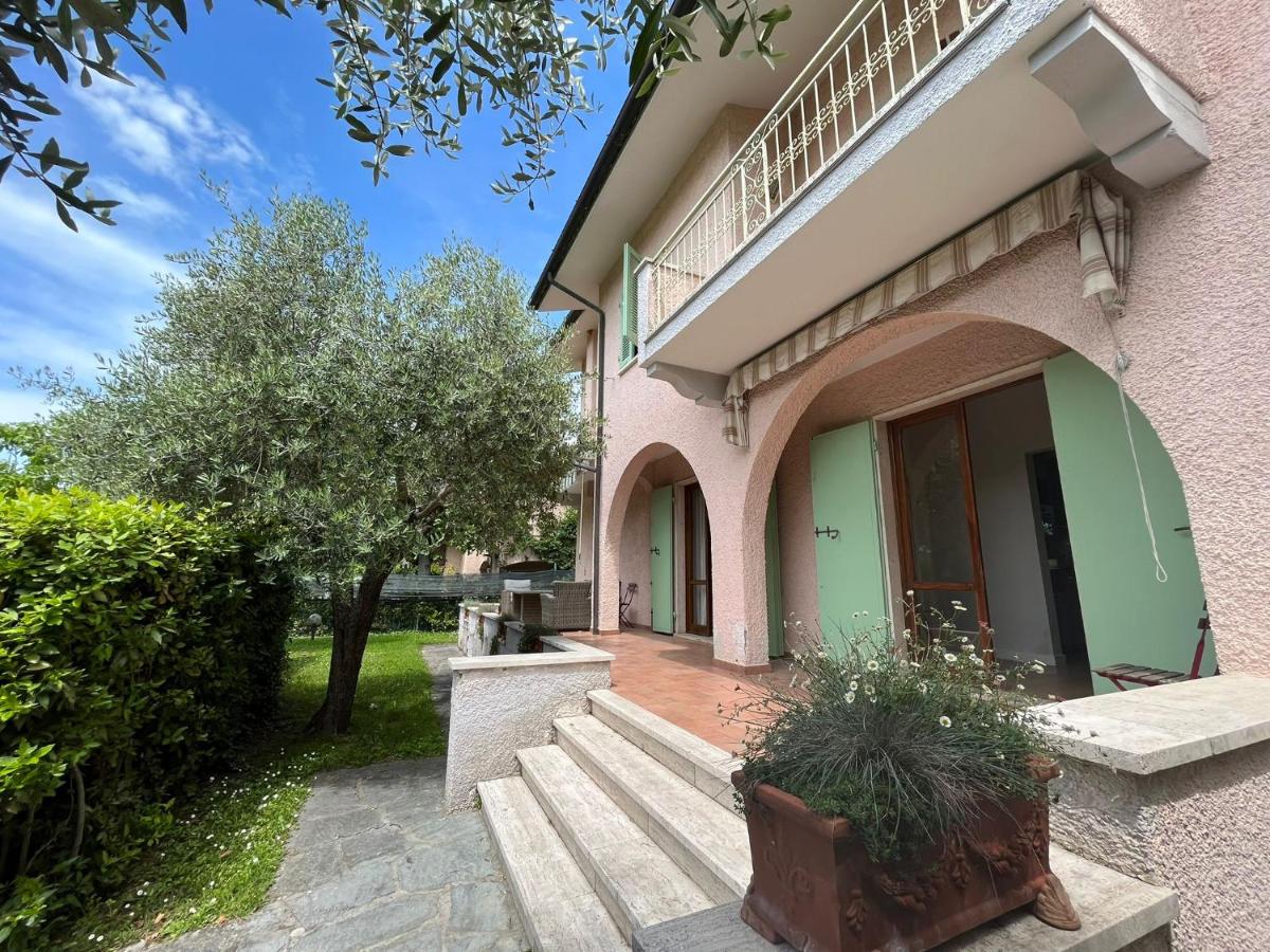GREAT PRIVATE VILLA for family beach holidays and cultural outings near Forte dei Marmi RECOMMENDED - Chambres d'hôtes Marina di Pietrasanta