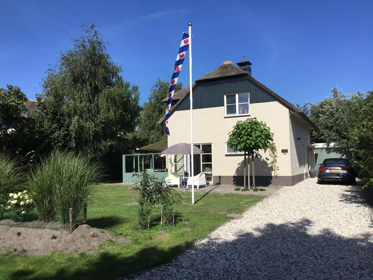 B&B Makkum - Beach Villa Makkum - Bed and Breakfast Makkum