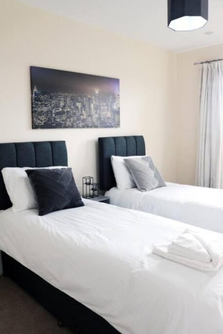 B&B Milton Keynes - 2 bed flat near Milton Keynes city centre - Bed and Breakfast Milton Keynes