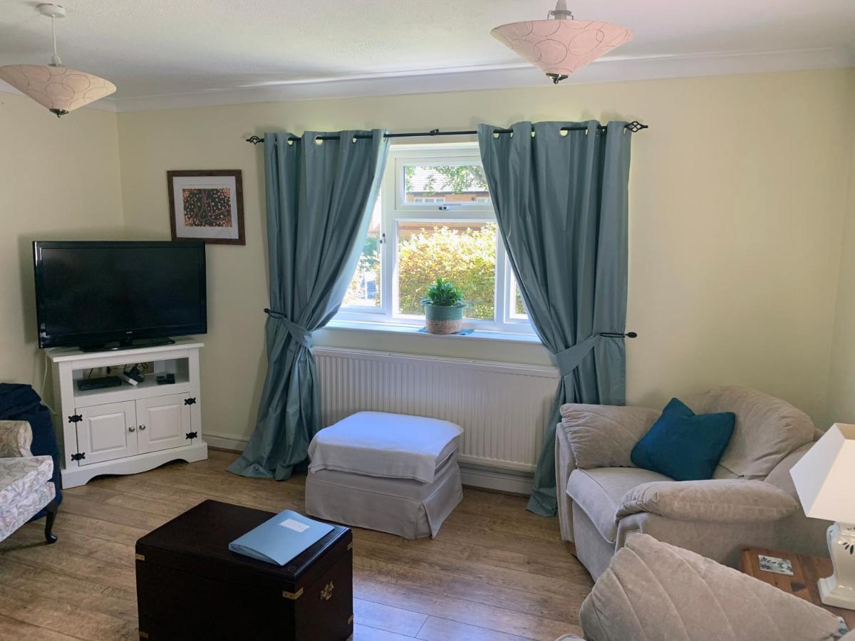 B&B Basingstoke - 1 Bedroom Apartment Central Basingstoke - Bed and Breakfast Basingstoke